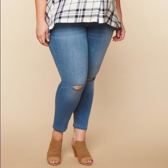 Plus size maternity jeans - Picture 6 of 6